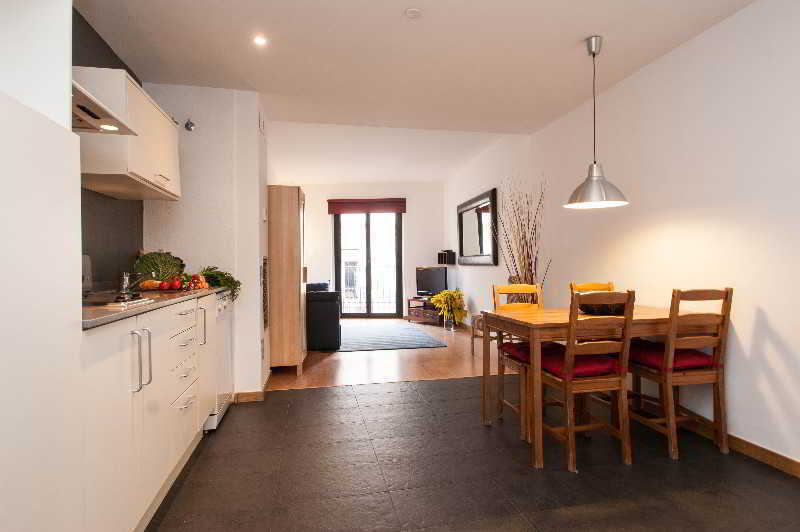Short Stay Group Liceu Serviced Apartments บาร์เซโลนา ภายนอก รูปภาพ