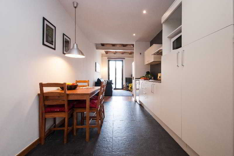 Short Stay Group Liceu Serviced Apartments บาร์เซโลนา ภายนอก รูปภาพ