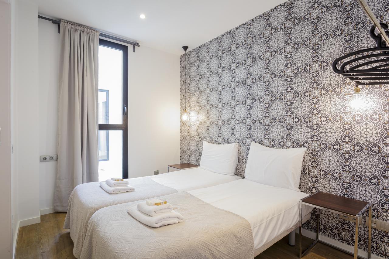 Short Stay Group Liceu Serviced Apartments บาร์เซโลนา ภายนอก รูปภาพ