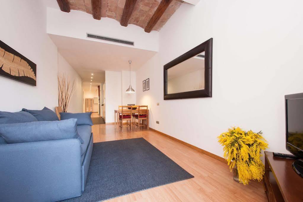 Short Stay Group Liceu Serviced Apartments บาร์เซโลนา ภายนอก รูปภาพ