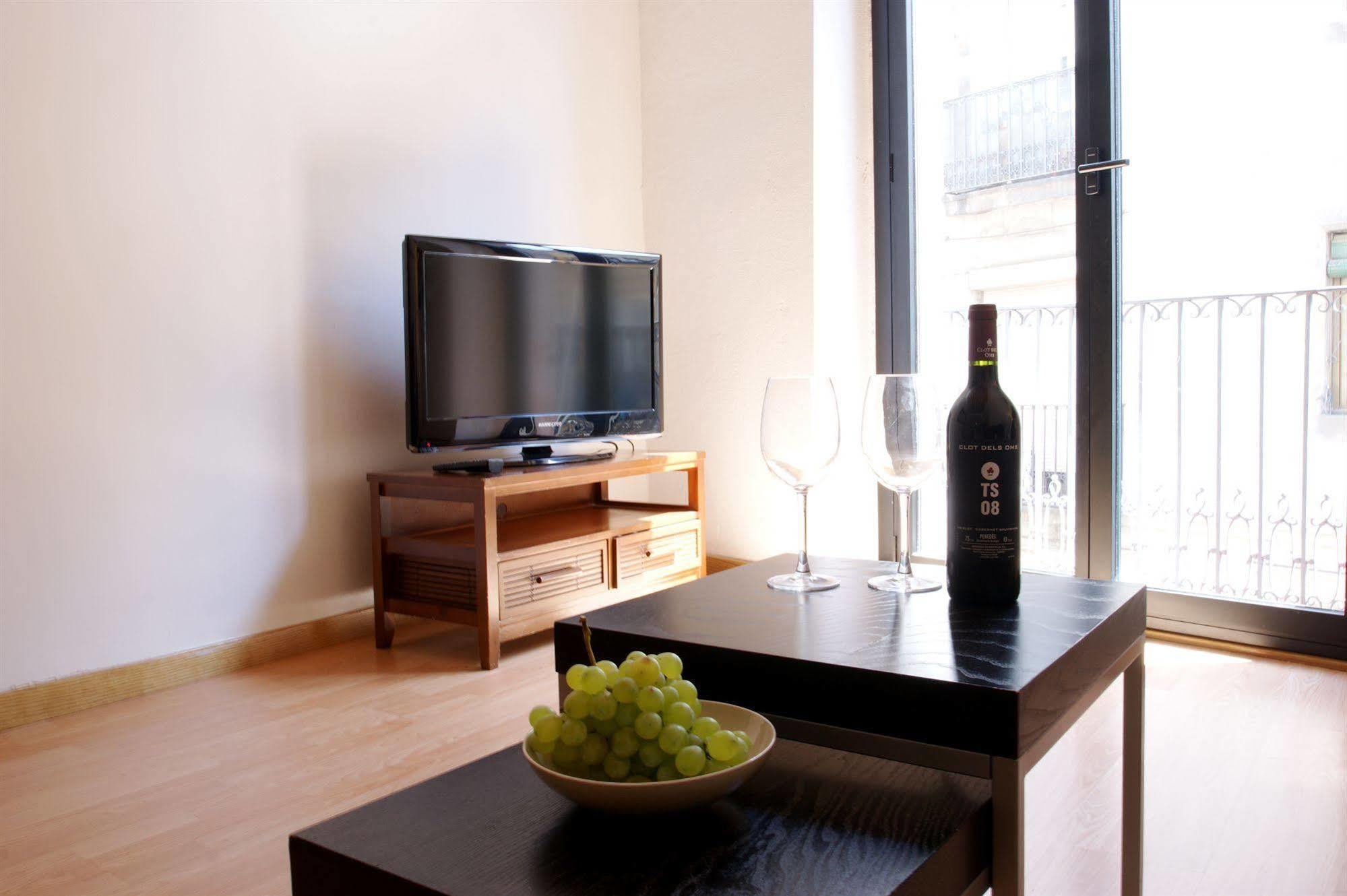 Short Stay Group Liceu Serviced Apartments บาร์เซโลนา ภายนอก รูปภาพ