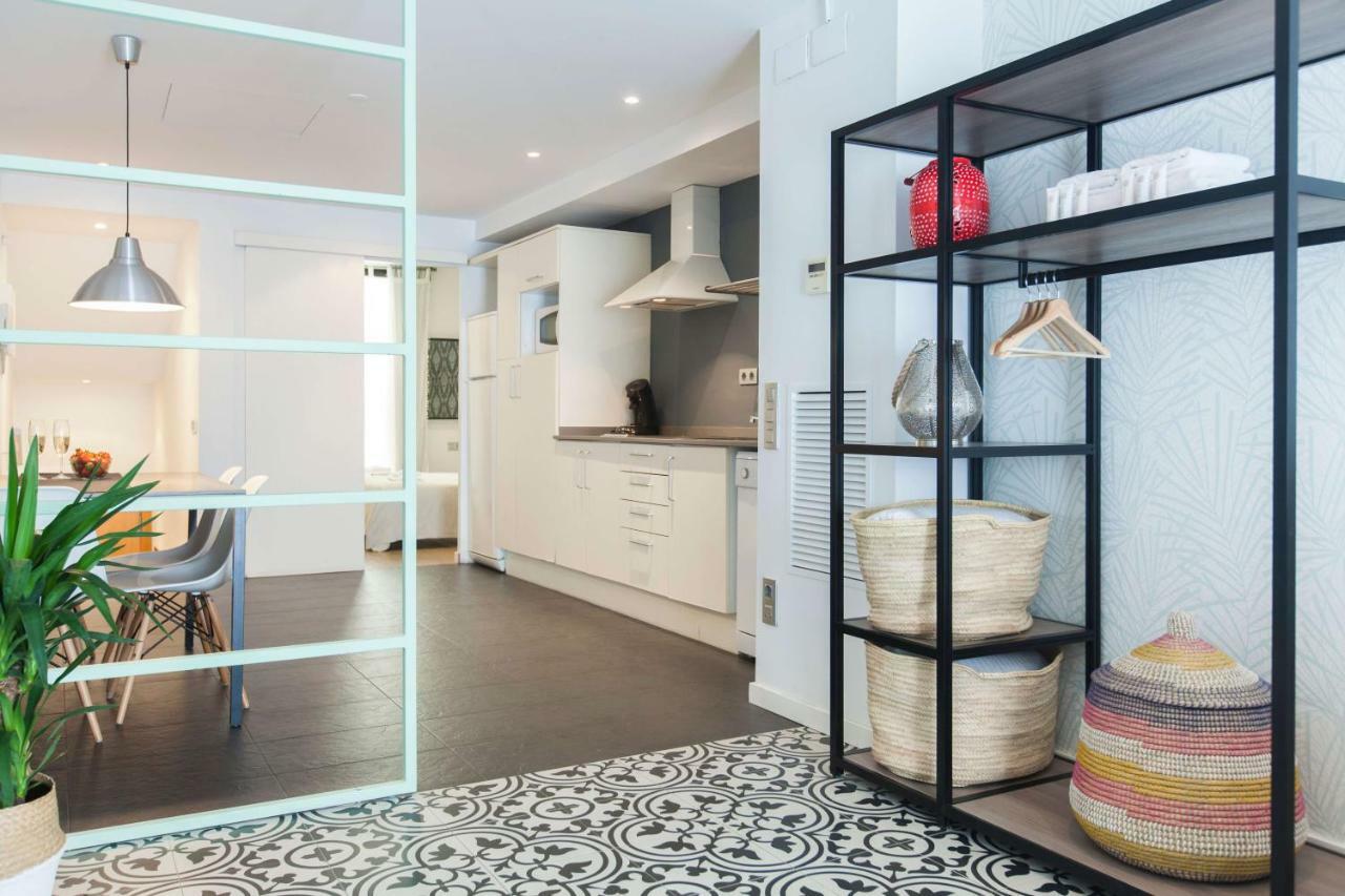 Short Stay Group Liceu Serviced Apartments บาร์เซโลนา ภายนอก รูปภาพ