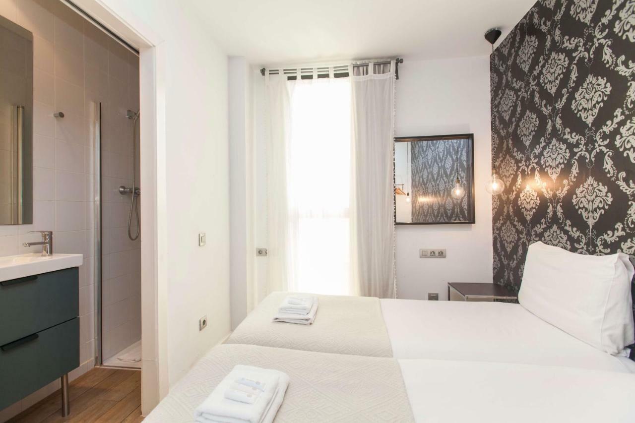 Short Stay Group Liceu Serviced Apartments บาร์เซโลนา ภายนอก รูปภาพ
