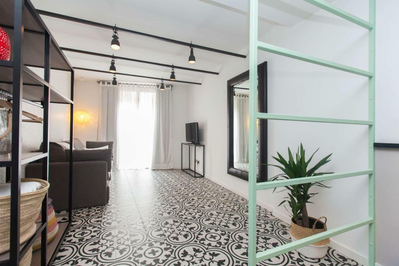 Short Stay Group Liceu Serviced Apartments บาร์เซโลนา ภายนอก รูปภาพ