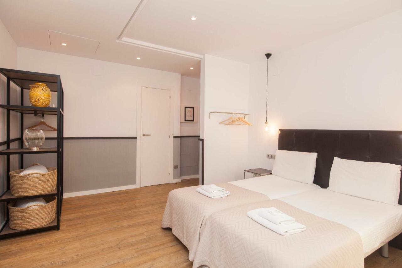 Short Stay Group Liceu Serviced Apartments บาร์เซโลนา ภายนอก รูปภาพ