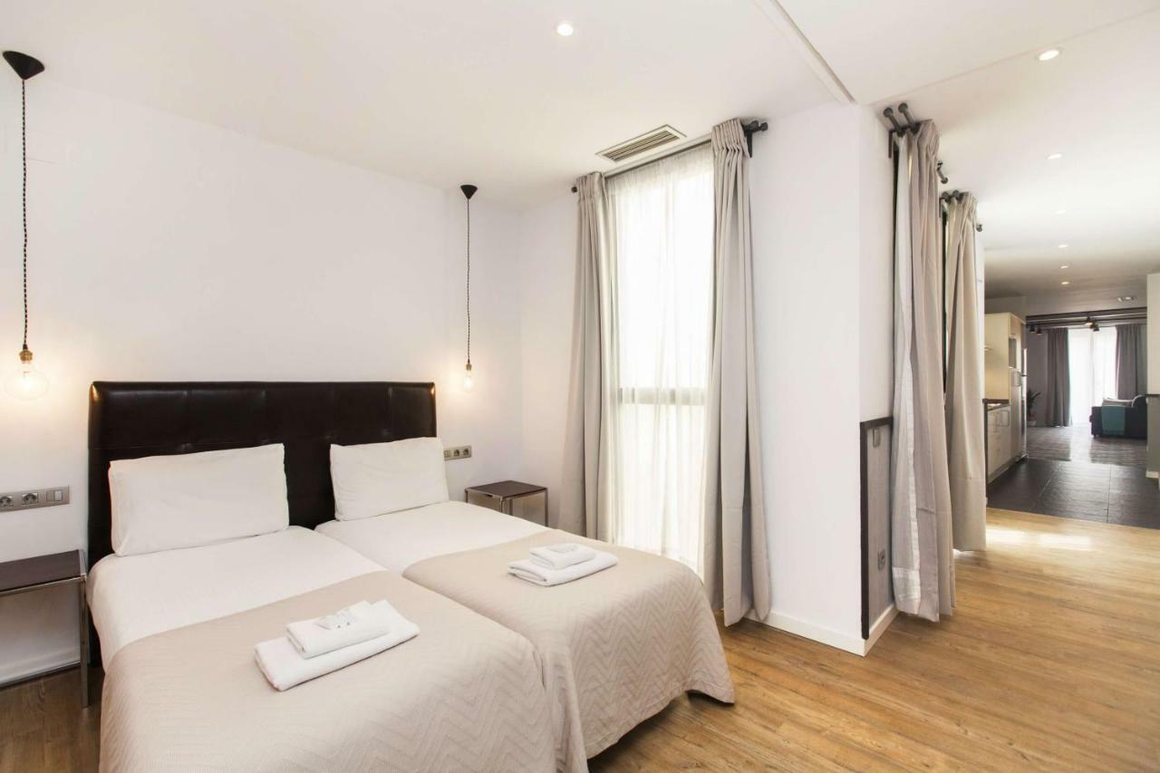 Short Stay Group Liceu Serviced Apartments บาร์เซโลนา ภายนอก รูปภาพ
