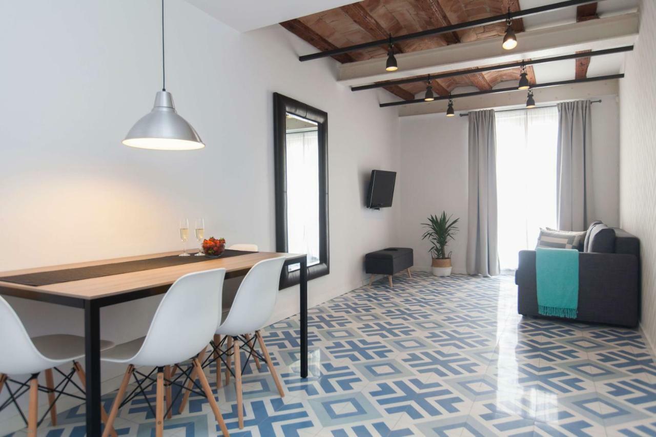 Short Stay Group Liceu Serviced Apartments บาร์เซโลนา ภายนอก รูปภาพ