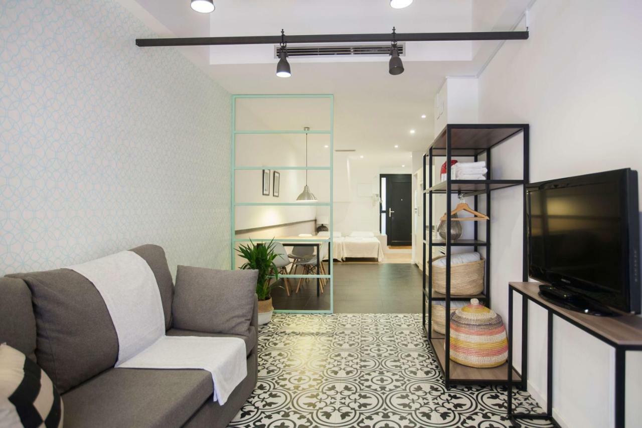 Short Stay Group Liceu Serviced Apartments บาร์เซโลนา ภายนอก รูปภาพ