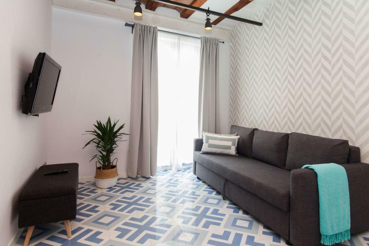 Short Stay Group Liceu Serviced Apartments บาร์เซโลนา ภายนอก รูปภาพ