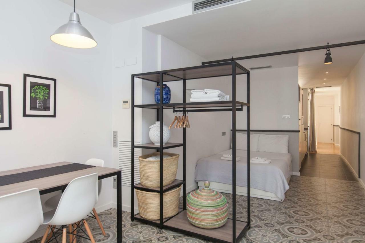 Short Stay Group Liceu Serviced Apartments บาร์เซโลนา ภายนอก รูปภาพ